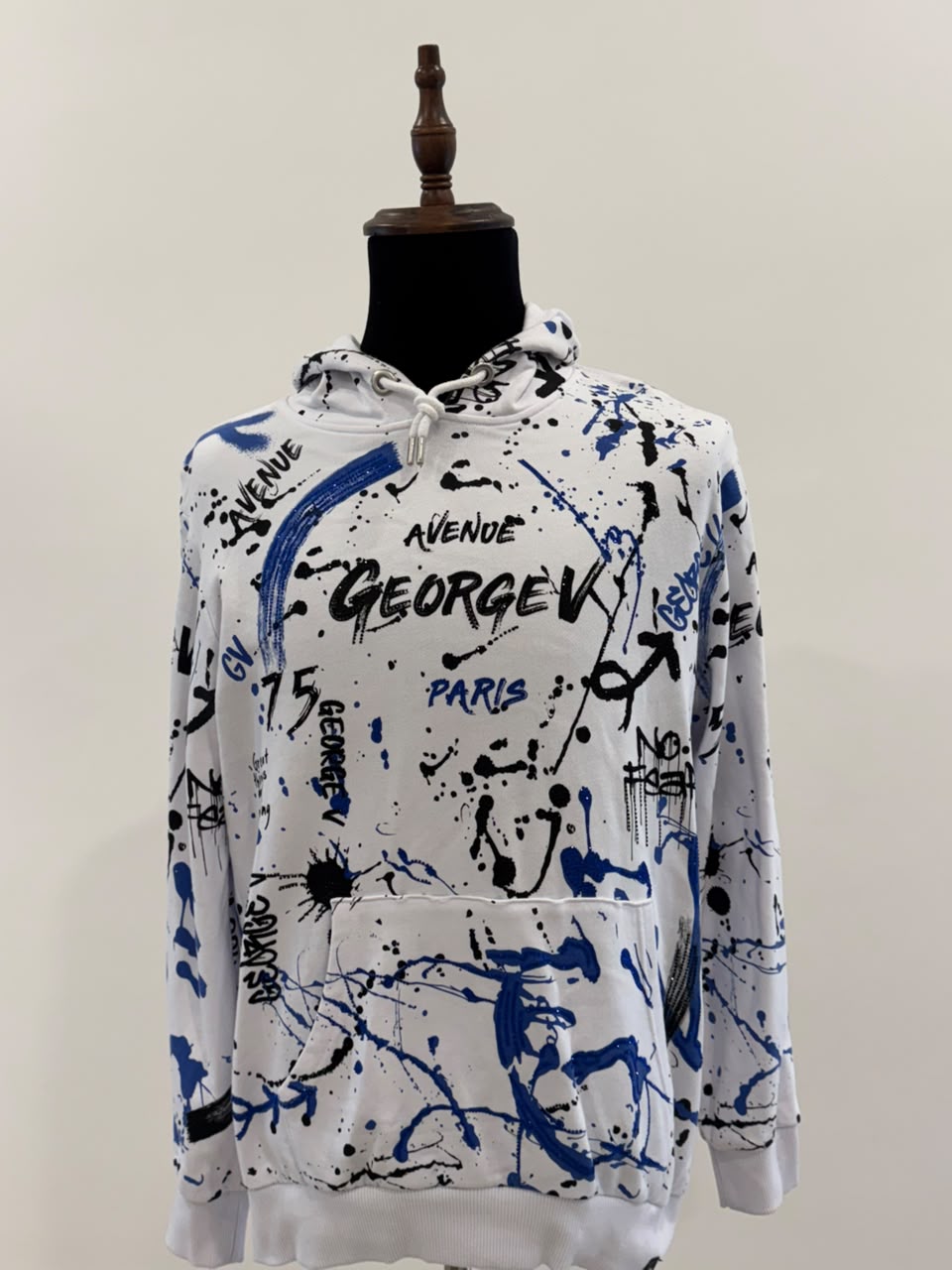 Avenue George V Paris white pullover hoodie