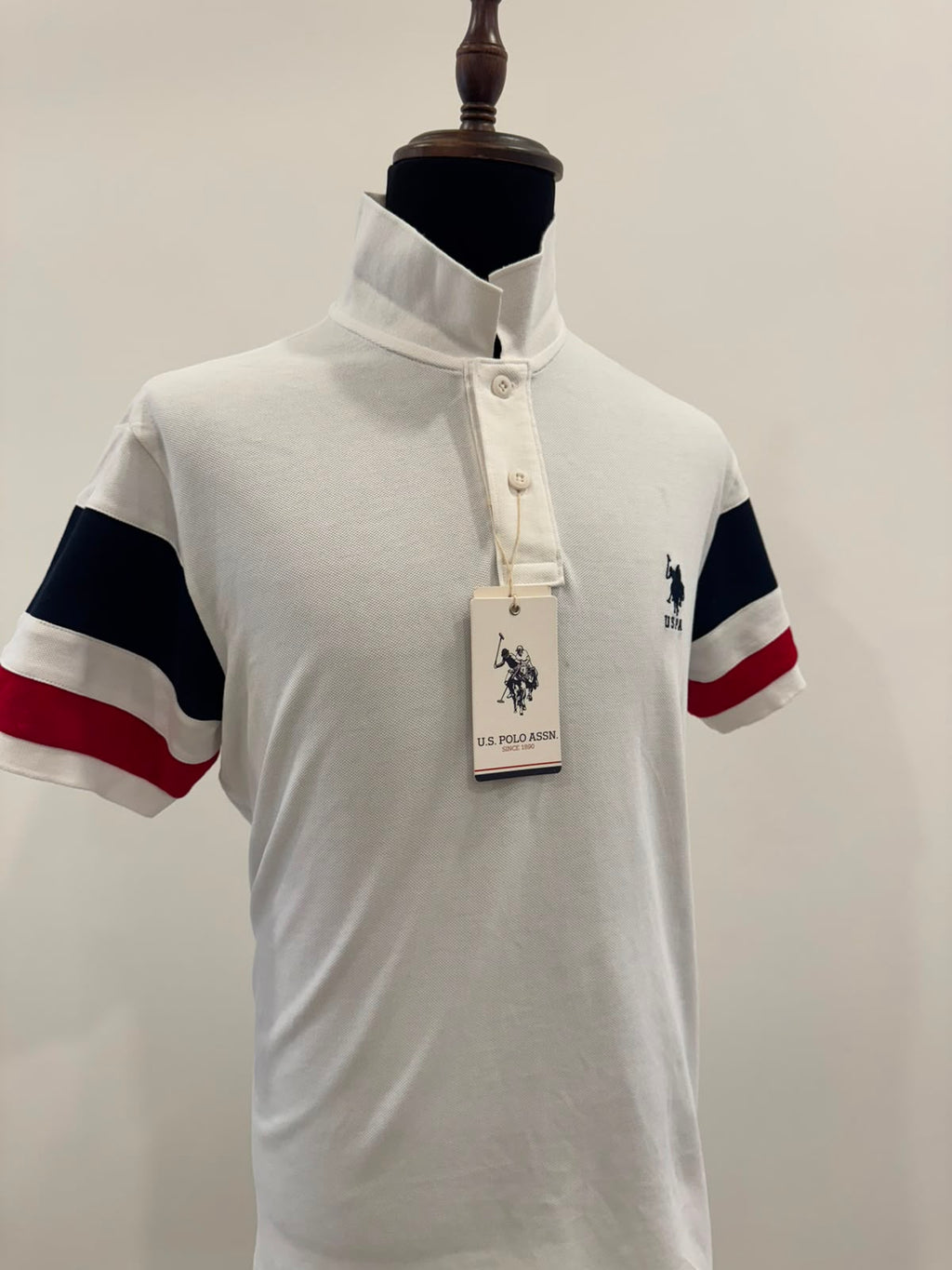US POLO ASSN T-SHIRT (UNWORN)