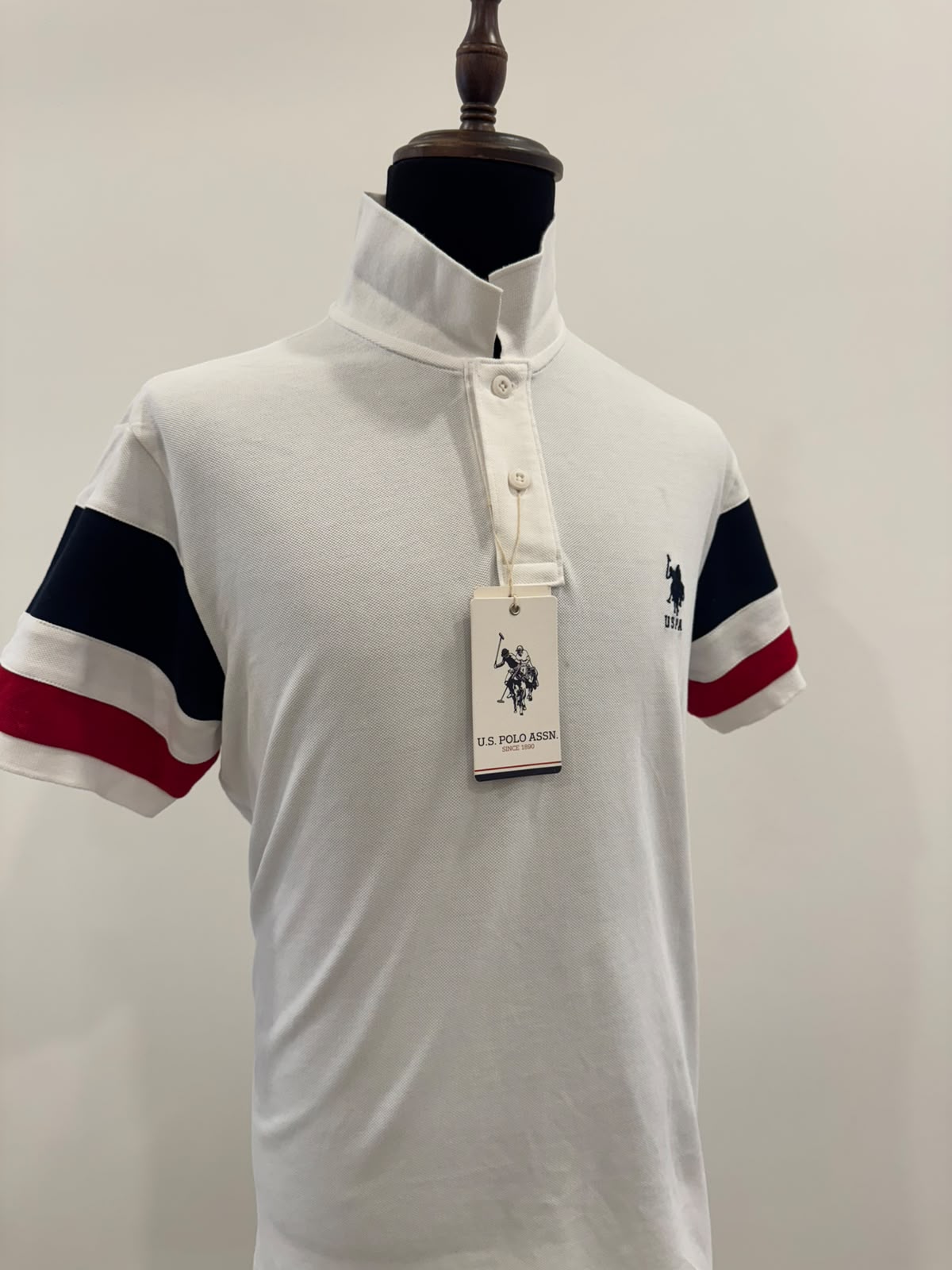 US POLO ASSN T-SHIRT (UNWORN)