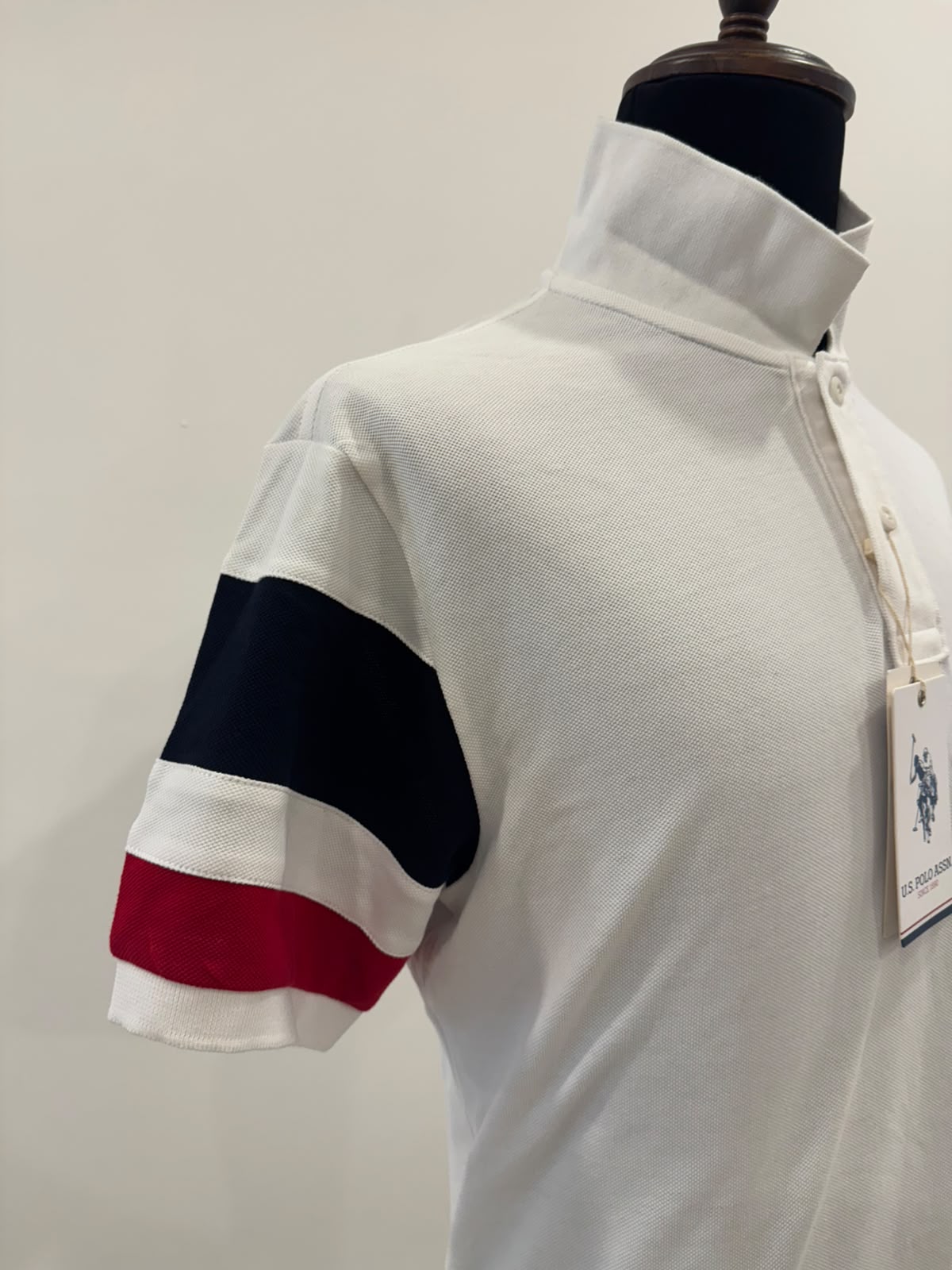 US POLO ASSN T-SHIRT (UNWORN)