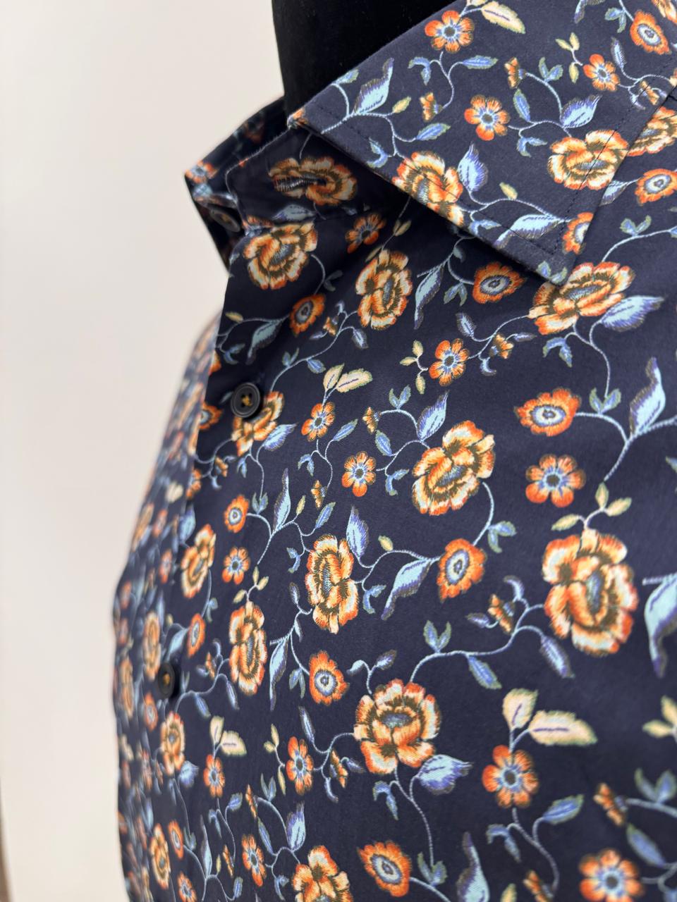 HAWES & CURTIS LONDON BLUE FLORAL